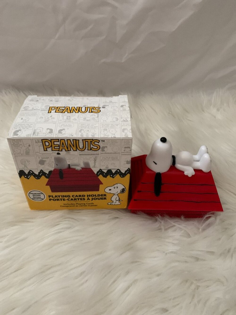PEANUTS Snoopy Dog House Playing Card Deck & Holder Set